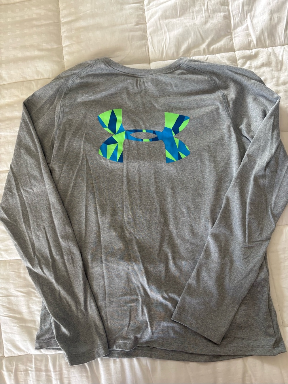 Under Armour Boys Long Sleeve Heather Gray Performance Tee with Blue-Green Logo